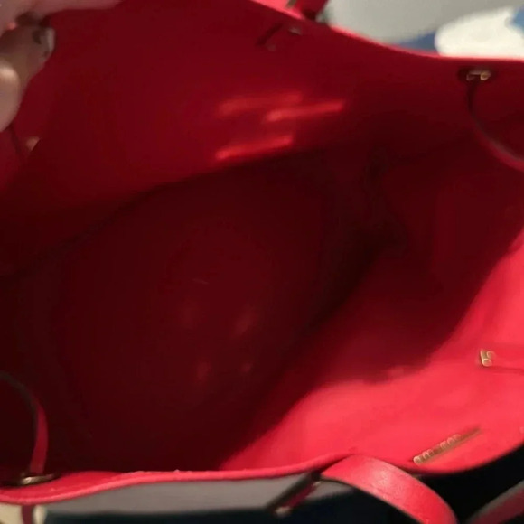 MK Michael Kors LOVE Drawstring Ballet Pink Voyager Jet Tote Bag - Picture 4 of 8